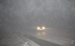 Denizli-Antalya karayolunda etkili olan kar ve sis ulaşımı olumsuz etkiledi