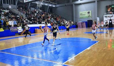 Denizli’de küçükler basketbol grup maçları heyecanı