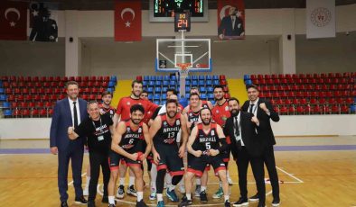 Nazilli Belediyespor Erkek Basketbol Takımı adını son 8 takım arasına yazdırdı