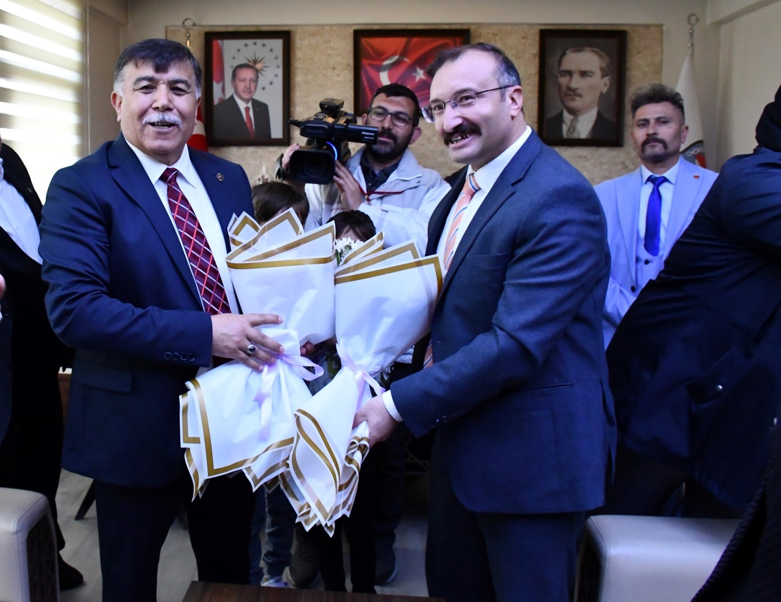 Emet Belediye Başkanı Mustafa Koca, görevi Hüseyin Doğan’dan devraldı