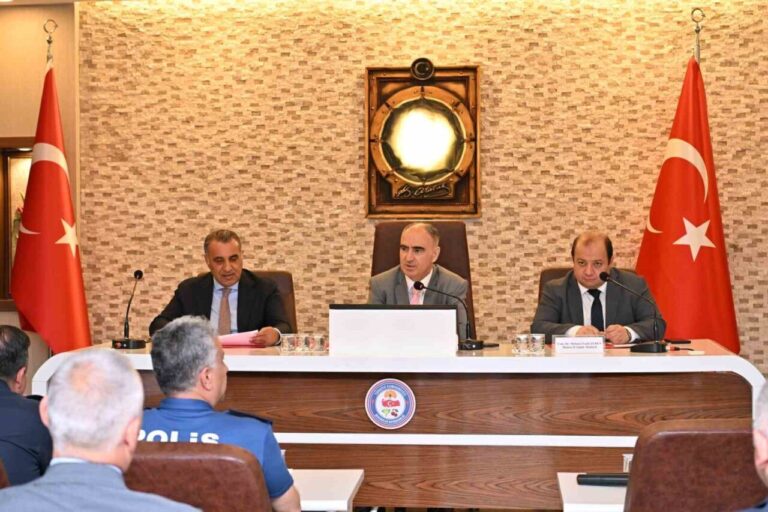 Vali Özkan: “Gelecek nesillerimizin korunması en önemli hedefimizdir”