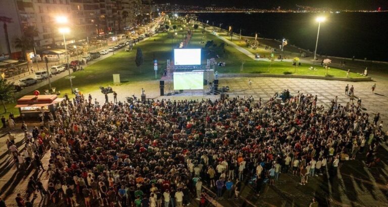İzmir’de dev ekranlarda final heyecanı yaşanacak