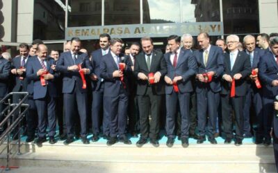 Kemalpaşa Adalet Sarayı açılışını yapan Bakan Tunç: “Türkiye genelinde 388 adliye sarayı var”