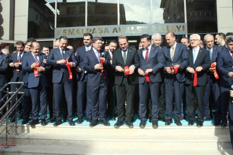 Kemalpaşa Adalet Sarayı açılışını yapan Bakan Tunç: “Türkiye genelinde 388 adliye sarayı var”