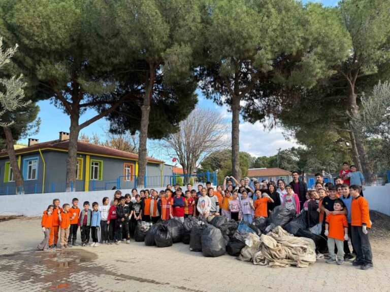 Çavuşlar’da öğrencilerden örnek çevre temizliği etkinliği