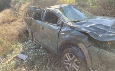 Uçuruma devrilen otomobilin kadın sürücüsü halat yardımıyla kurtarıldı