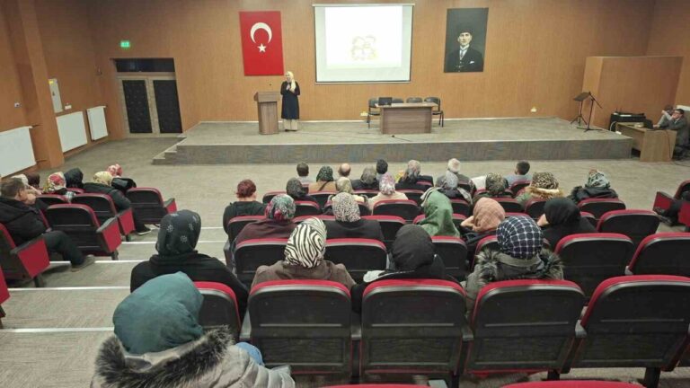Hisarcık’ta “Sağlıklı Ailede Roller ve İlişkiler” başlıklı konferans