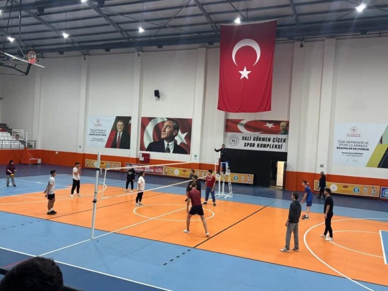 Sandıklı MYO Güz Dönemi Voleybol Turnuvası sona erdi