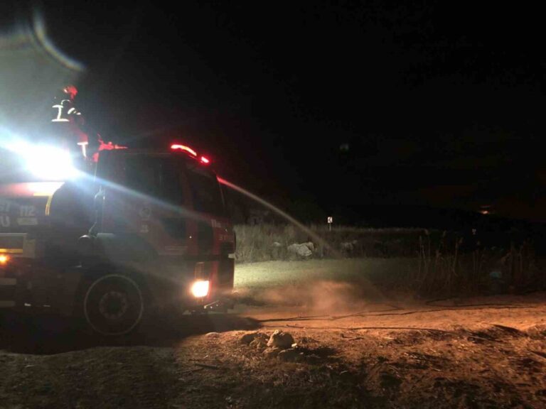 Burdur’da sazlık alanda yangın