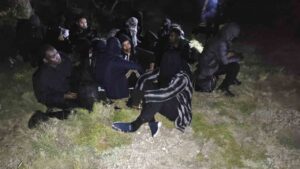 İzmir’de 3’ü çocuk 29 düzensiz göçmen yakalandı