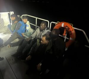 İzmir’de 66 düzensiz göçmen yakalandı