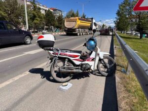 Tavşanlı’da otomobil motosiklete çarptı: 1 ağır yaralı