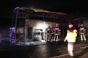Yolcu otobüsü kazasında acı bilanço: 7 ölü, 1’i ağır 33 yaralı