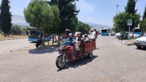 Manisa’da yeni mezarlık projesine traktörlü tepki